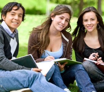 540x378studentsoutside 540x378studentsoutside